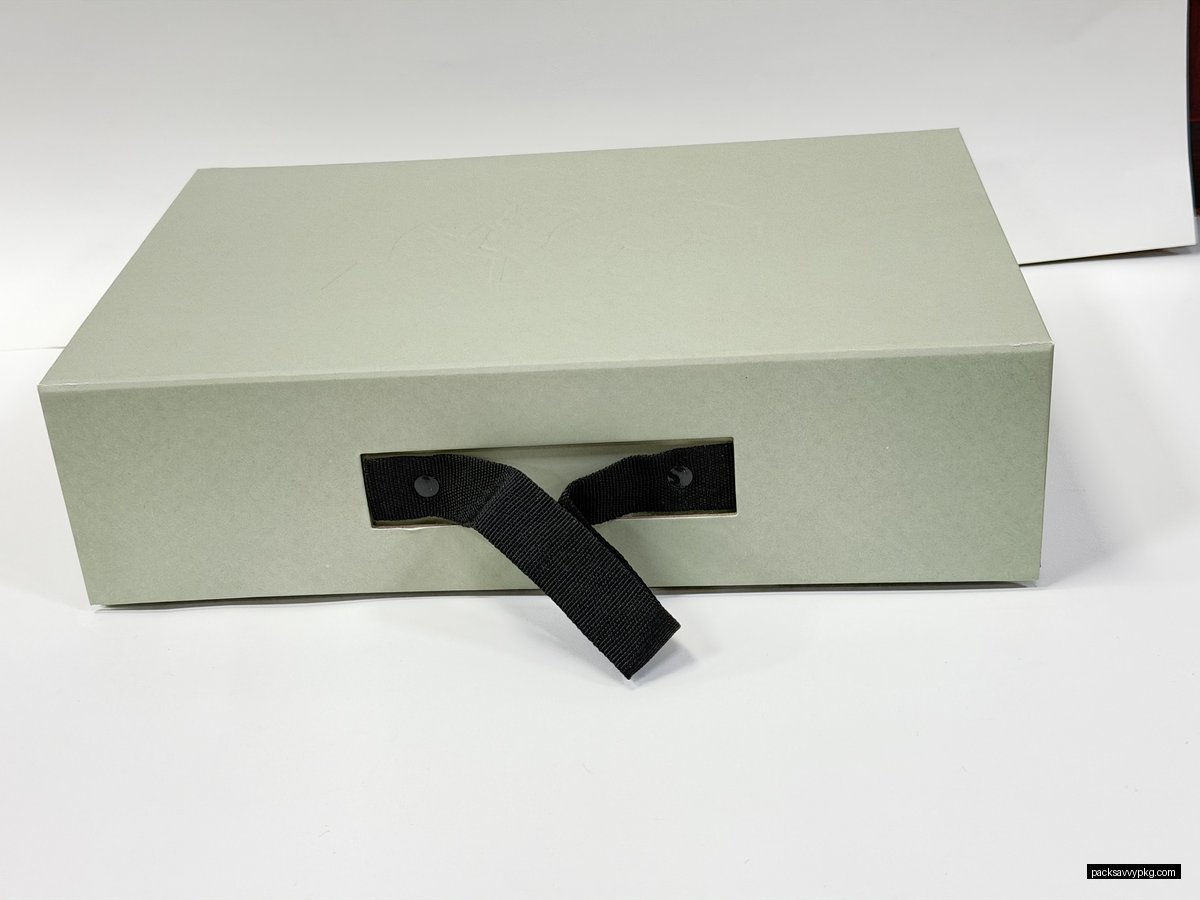 ALPHA Box with Handle